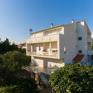 Apartment Lena